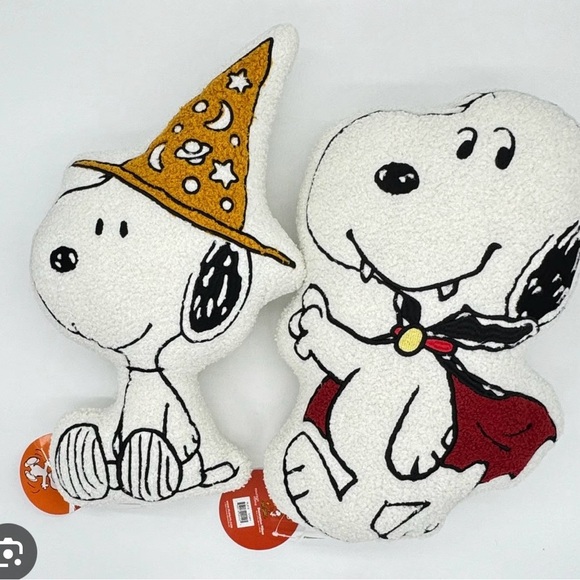 Set of 2 Peanuts Snoopy Shaped Sherpa Pillow Halloween Witch Hat & Vampire NEW - Picture 1 of 2